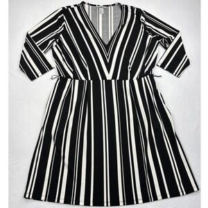 HM Womens Medium Black White Striped V Neck 3/4 Sleeve A Line‎ Dress 0612935